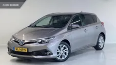Grijs Gebruikt 2016 Toyota Auris Hybrid Hatchback | € 11.999 (Eerlijke prijs)