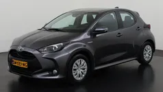 Grijs Gebruikt 2020 Toyota Yaris Hybrid Active Hatchback | € 18.295 (Eerlijke prijs)