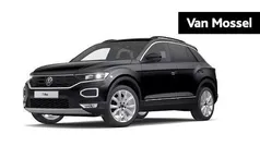 Zwart Gebruikt 2022 VW T-Roc Sportline SUV | € 30.900 (Eerlijke prijs)