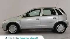 Grijs, metallic lak Gebruikt 2005 Opel Corsa Hatchback | € 1.395 (Eerlijke prijs)