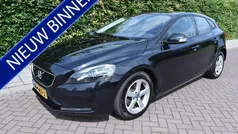Zwart Gebruikt 2014 Volvo V40 Momentum Stationwagen | € 8.980 (Eerlijke prijs)