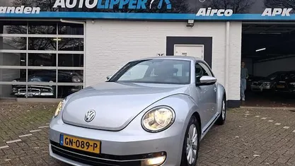 Grijs (metallic) Gebruikt 2015 VW Beetle Design Hatchback | € 15.750 (Eerlijke prijs)