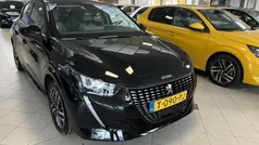 Zwart Gebruikt 2023 Peugeot 208 Allure Hatchback | € 19.950 (Eerlijke prijs)