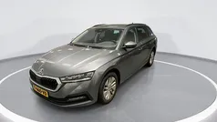 Grijs Gebruikt 2023 Skoda Octavia Business Line Stationwagen | € 23.940 (Goede deal)