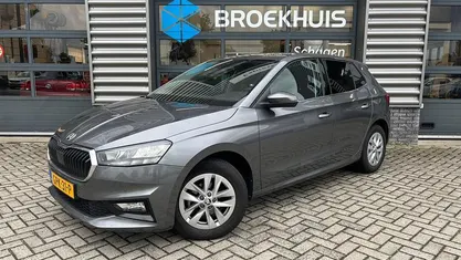 Grijs Gebruikt 2024 Skoda Fabia Business Line Hatchback | € 20.945 (Eerlijke prijs)
