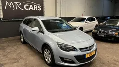 Grijs, metallic lak Gebruikt 2015 Opel Astra Edition Stationwagen | € 5.250 (Eerlijke prijs)