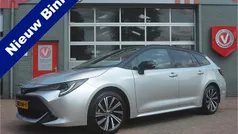 Grijs Gebruikt 2023 Toyota Corolla Executive Stationwagen | € 29.500 (Eerlijke prijs)