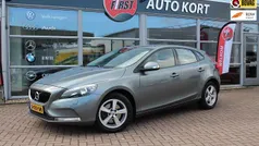 Grijs Gebruikt 2018 Volvo V40 Momentum Stationwagen | € 15.749 (Eerlijke prijs)