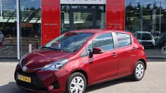 Rood Gebruikt 2017 Toyota Yaris Hybrid Hatchback | € 13.890 (Goede deal)