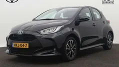 Zwart Gebruikt 2023 Toyota Yaris Hybrid Limited Hatchback | € 22.745 (Eerlijke prijs)