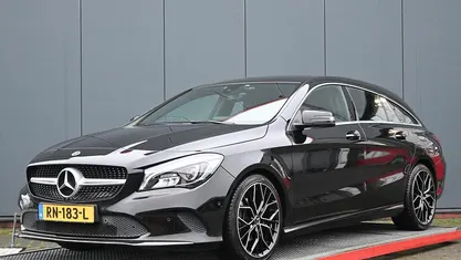 Zwart Occasion 2018 Mercedes CLA180 Shooting Brake Business Stationwagen | € 15.950 (Super prijs)