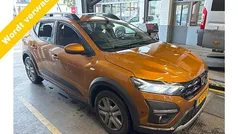 Oranje Gebruikt 2021 Dacia Sandero Comfort Hatchback | € 14.899 (Eerlijke prijs)