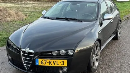 Zwart (metallic) Gebruikt 2010 Alfa Romeo 159 Distinctive Stationwagen | € 5.749 (Eerlijke prijs)