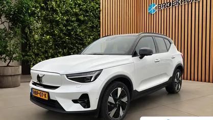 Wit Gebruikt 2025 Volvo EX40 Ultra SUV | € 45.495 (Eerlijke prijs)
