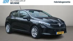 Zwart Gebruikt 2025 Renault Clio V Evolution Hatchback | € 19.940 (Eerlijke prijs)