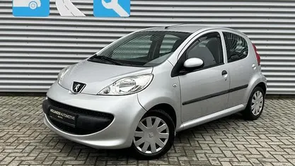 Occasion Peugeot 107 68 PK (50 kW) 2006 Grijs Hatchback