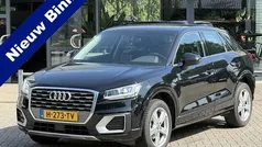 Zwart Gebruikt 2020 Audi Q2 Basis SUV | € 19.945 (Eerlijke prijs)