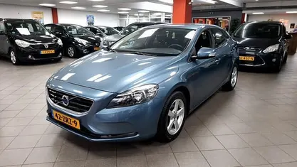 Occasion 2013 Volvo V40 Kinetic Hatchback | € 10.950 (Eerlijke prijs)