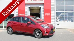 Rood Gebruikt 2020 Toyota Yaris Limited Hatchback | € 18.900 (Eerlijke prijs)