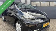 Zwart Gebruikt 2012 Toyota Aygo Hatchback | € 6.250 (Eerlijke prijs)