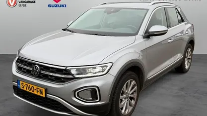 Grijs (metallic) Occasion 2023 VW T-Roc Style SUV | € 24.899 (Eerlijke prijs)