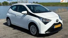 Gebruikt 2020 Toyota Aygo X-play Hatchback | € 7.400 (Super prijs)