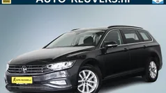 Grijs Gebruikt 2023 VW Passat Business Stationwagen | € 27.900 (Eerlijke prijs)