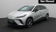 Gebruikt 2023 MG MG4 EV Luxury Hatchback | € 23.400 (Eerlijke prijs)