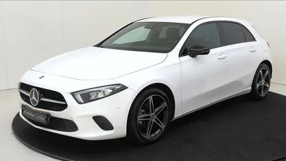 Wit Gebruikt 2019 Mercedes A180 Luxury Hatchback | € 23.495 (Goede deal)