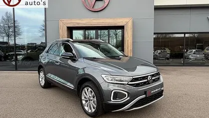 Suv Gebruikt 2024 VW T-Roc Style SUV | € 33.445 (Eerlijke prijs)