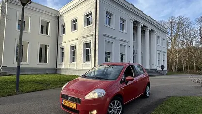 Rood Gebruikt 2007 Fiat Grande Punto Hatchback | € 2.400 (Eerlijke prijs)