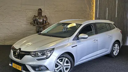 Grijs Gebruikt 2017 Renault Mégane GrandTour LIMITED Stationwagen | € 10.799 (Eerlijke prijs)