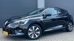 Zwart Gebruikt 2021 Renault Clio V Hatchback | € 13.900 (Eerlijke prijs)