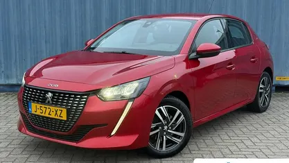 Rood Occasion 2020 Peugeot 208 Allure Hatchback | € 12.895 (Eerlijke prijs)