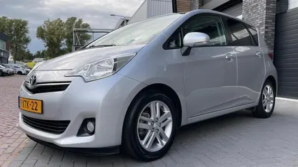 Occasion Toyota Verso-S 99 PK (72 kW) 2011 Grijs MPV