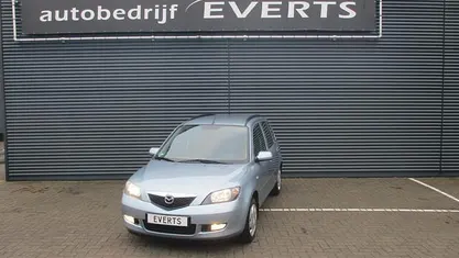 Blauw (metallic) Occasion 2004 Mazda 2 Exclusive MPV | € 1.949 (Eerlijke prijs)