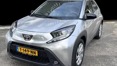 Grijs Gebruikt 2023 Toyota Aygo Play Hatchback | € 19.640 (Eerlijke prijs)
