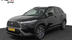 Zwart Gebruikt 2024 Toyota Corolla Cross Style SUV | € 35.950 (Eerlijke prijs)