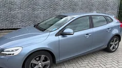 Blauw Gebruikt 2017 Volvo V40 Stationwagen | € 16.694 (Eerlijke prijs)
