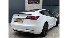 Gebruikt 2022 Tesla Model 3 Standard Range Sedan | € 27.499 (Goede deal)