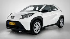 Wit Gebruikt 2024 Toyota Aygo Play Hatchback | € 18.745 (Eerlijke prijs)