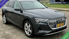 Grijs, metallic lak Gebruikt 2020 Audi e-tron Business SUV | € 24.950 (Super prijs)