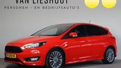 Rood Gebruikt 2018 Ford Focus ST-Line Sedan | € 13.650 (Eerlijke prijs)