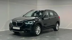 Schwarz uni (donker zwart) Gebruikt 2021 BMW X1 Comfort Edition SUV | € 27.880 (Super prijs)