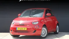 Rood Gebruikt 2023 Fiat 500e Red Hatchback | € 17.745 (Eerlijke prijs)