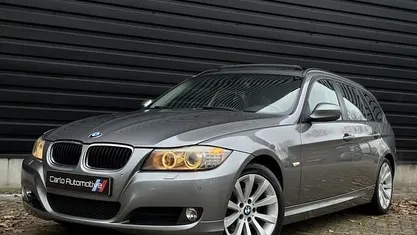 Grijs / spacegrau metallic (a52) Gebruikt 2011 BMW 318 Comfort Edition Stationwagen | € 4.999 (Eerlijke prijs)