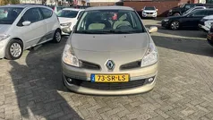 Beige Gebruikt 2006 Renault Clio II Dynamique Hatchback | € 1.450 (Goede deal)