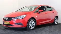 Rood Gebruikt 2016 Opel Astra Innovation Hatchback | € 7.450 (Eerlijke prijs)
