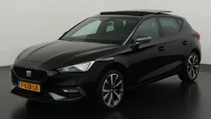 Midnight black Gebruikt 2020 Seat Leon FR Hatchback | € 23.895 (Eerlijke prijs)