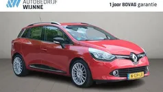 Rood Gebruikt 2016 Renault Clio GrandTour Dynamique Stationwagen | € 9.950 (Eerlijke prijs)